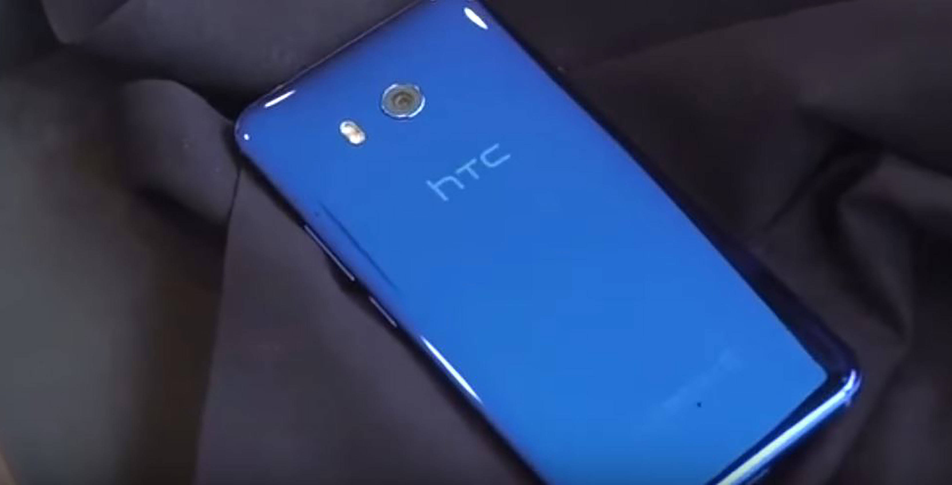 HTC lanzará smartphones con doble cámara en 2018