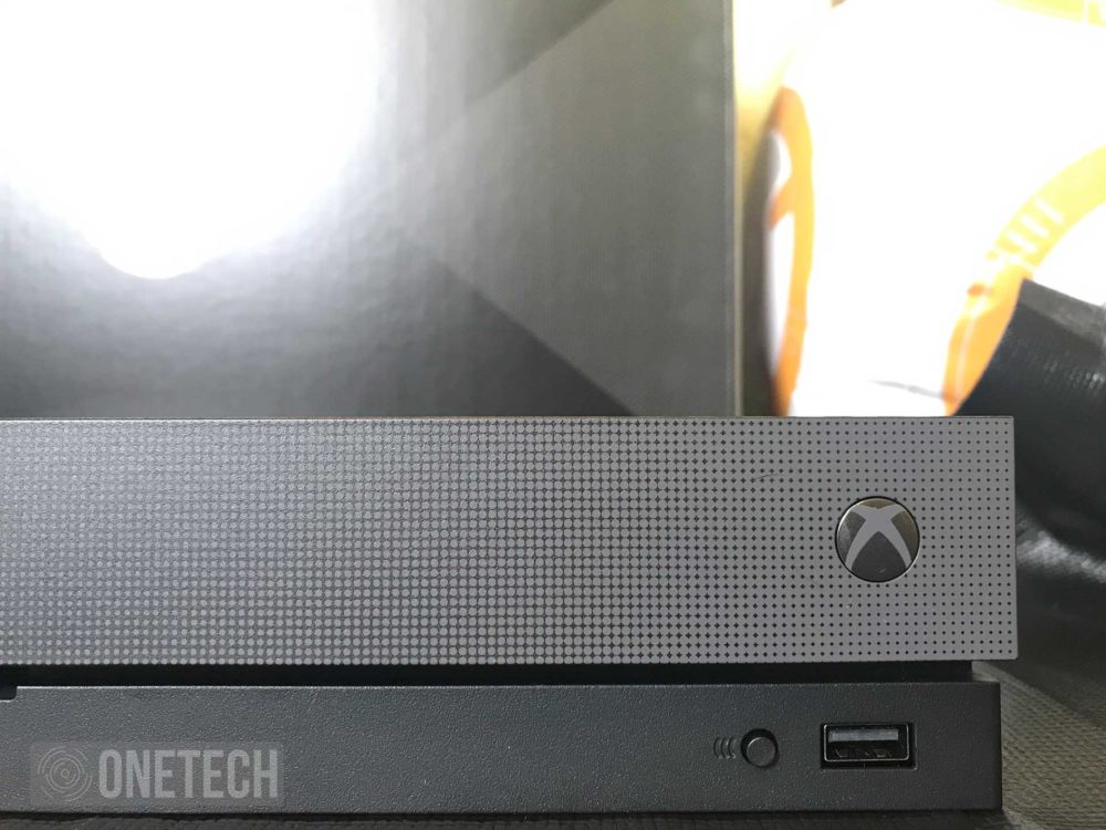 Unboxing Xbox One X Edición Project Scorpio. ¡La bestia ya está aquí! 16