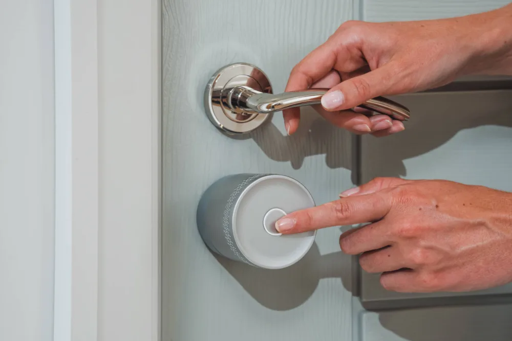 Yale Linus Smart Lock L2 Lite, una cerradura tan compacta como inteligente