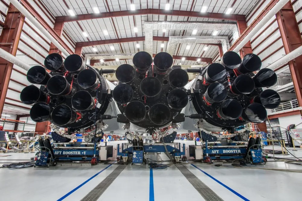 El Falcon Heavy está casi listo y Elon Musk nos lo muestra El Falcon Heavy está casi listo y Elon Musk nos lo muestra