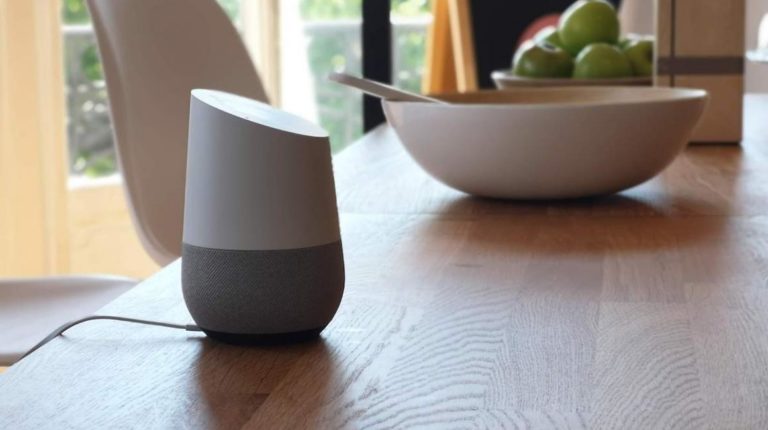 Google Home llega a España con Google Assistant en español