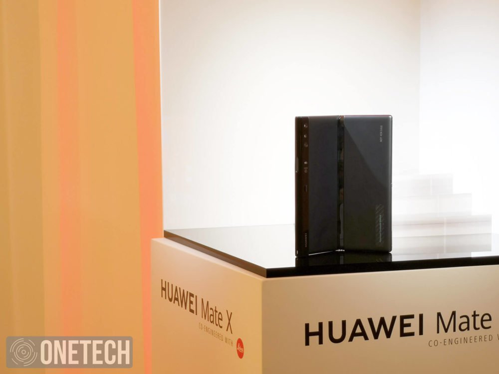 Huawei Mate X, el teléfono plegable que sorprende por su carácter único 31