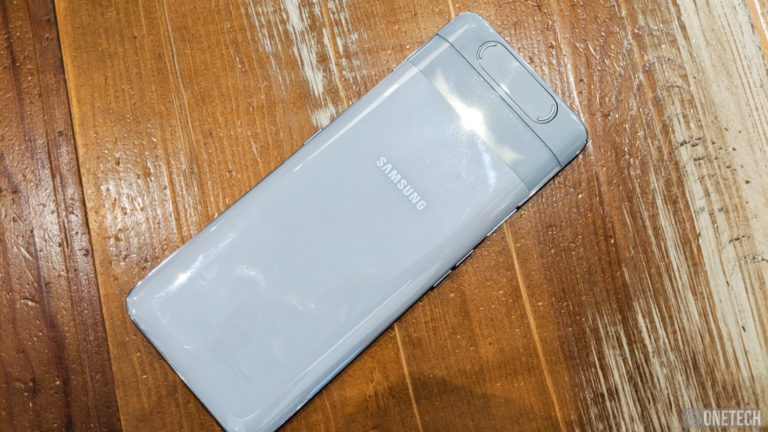 Samsung Galaxy A80, probamos este terminal con cámara giratoria 200
