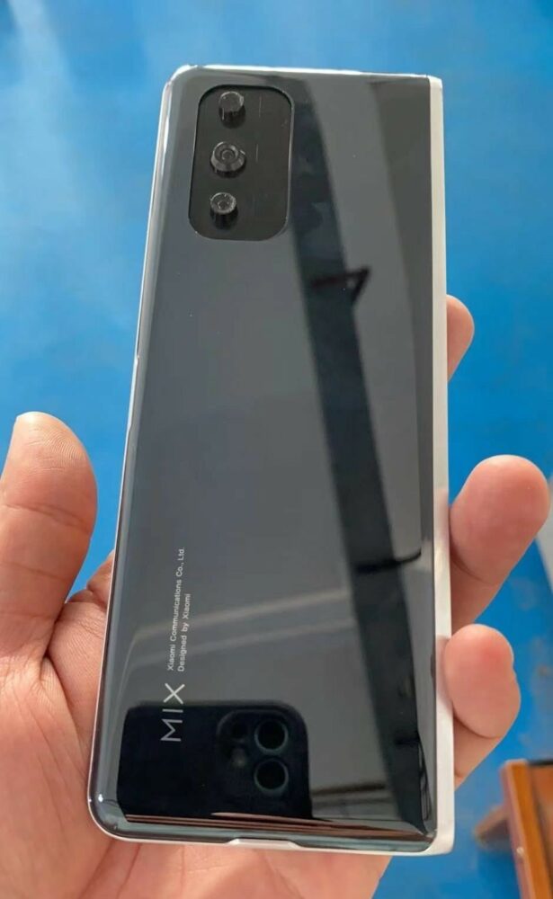 Un presunto smartphone plegable de Xiaomi se muestra en fotografías 28