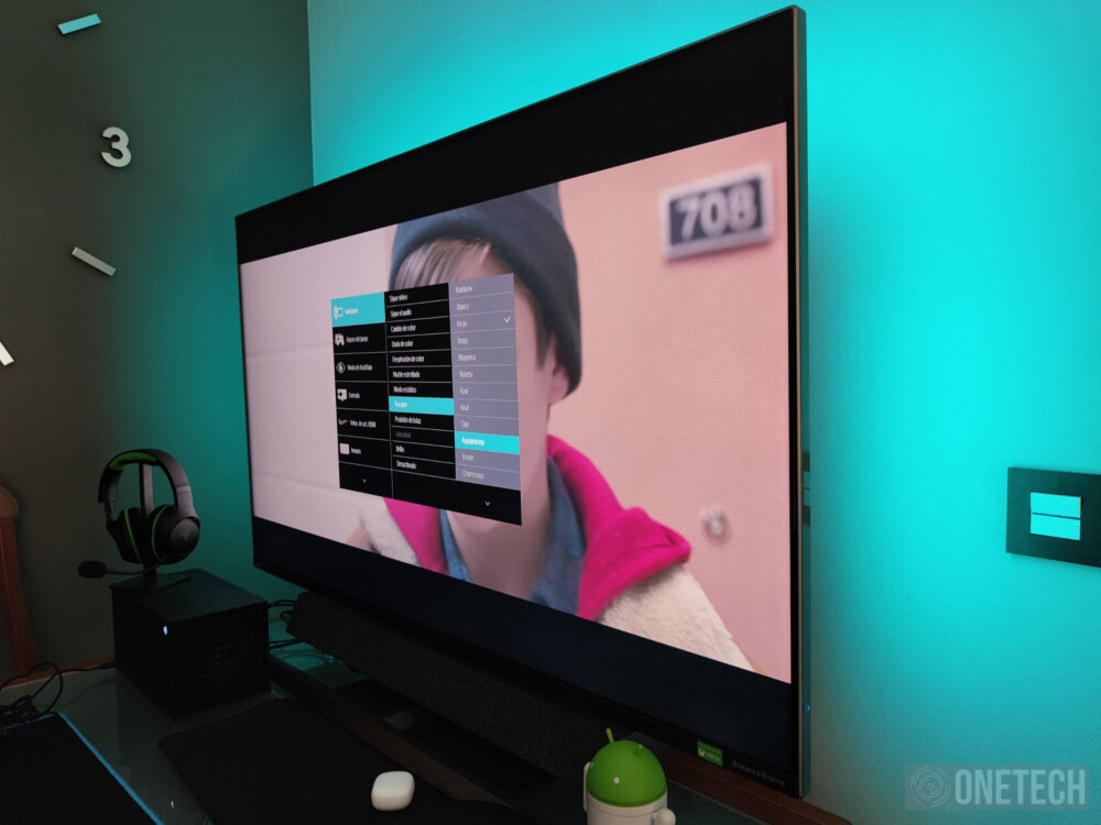 Philips Momentum 559M1RYV: un monitor 4K HDR de 55 pulgadas con Ambiglow optimizado para Xbox - Análisis 9