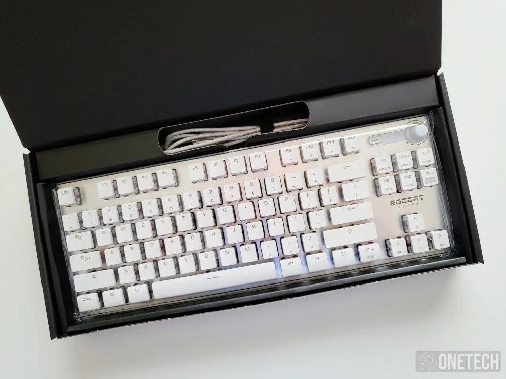 Roccat Vulcan TKL Pro White Edition: teclado que no pasa desapercibido - Análisis 2