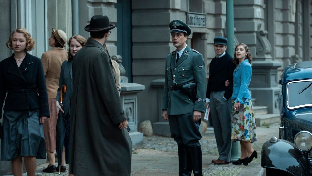 Munich en vísperas de una guerra, Orzak T4 y otros estrenos en Netflix del 17 al 23 de Enero 1