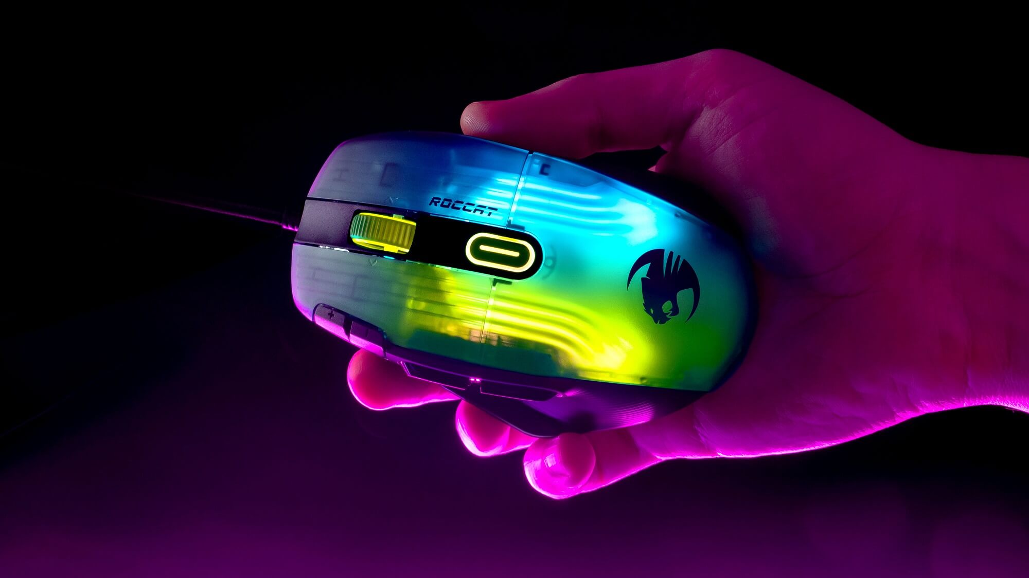 Roccat Kone XP, un ratón con 15 botones e iluminación 3D con la que reinar en tu escritorio 2