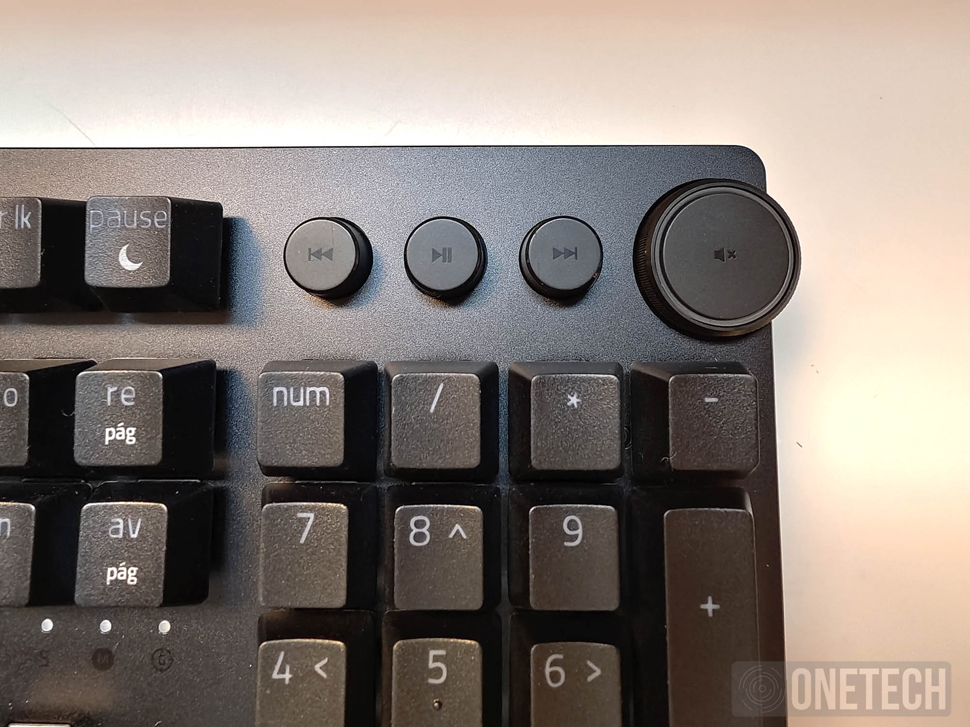 Razer Huntsman V2, probamos el afamado teclado óptico de Razer - Análisis 6