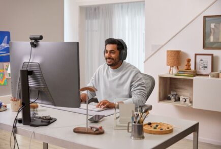 Nuevas webcam Logitech Brio 500 y auriculares Zone Vibe para el trabajo híbrido 3