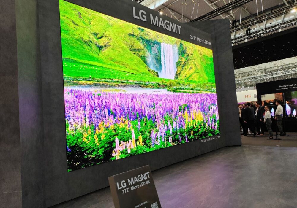 LG saca músculo en el ISE 2023 y nos sorprende con sus pantallas transparentes táctiles 2