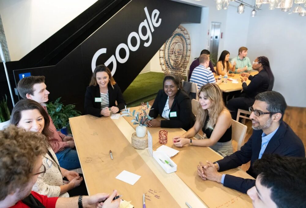 Google quiere a sus empleados en las oficinas y les ofrece una habitación en su campus 