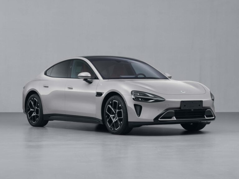 Xiaomi SU7, el coche eléctrico de Xiaomi, se deja ver en imágenes y nos encanta ¡Tiembla Tesla!