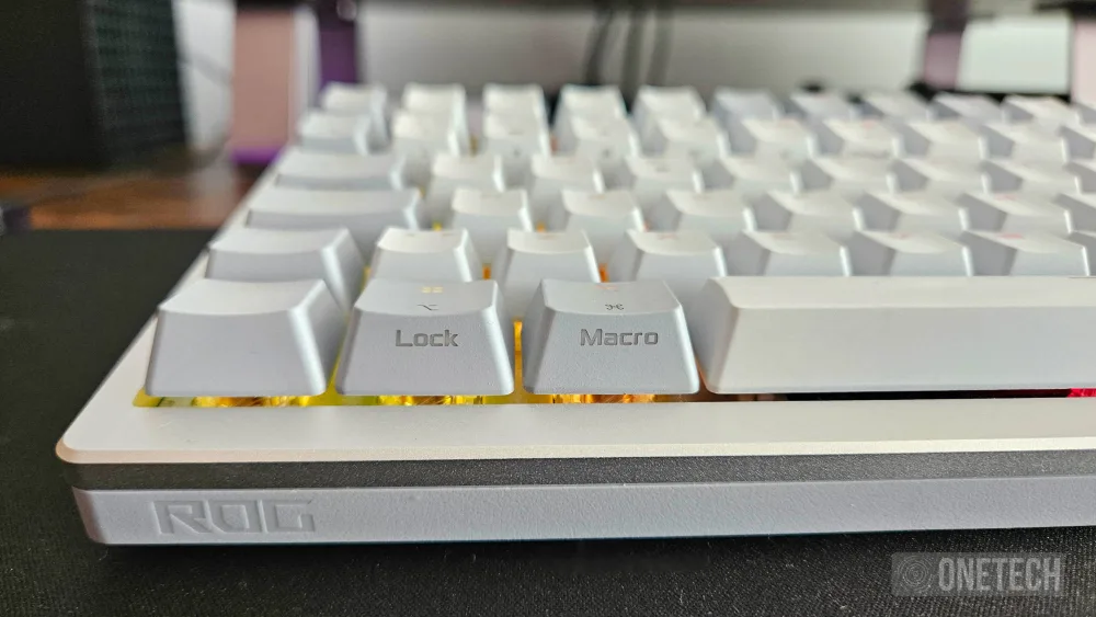 ASUS ROG AZOTH ¿Es este el teclado gamer perfecto? - Análisis 95
