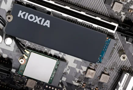 Kioxia lanza nuevas SSD con disipadores para PC y PlayStation 5