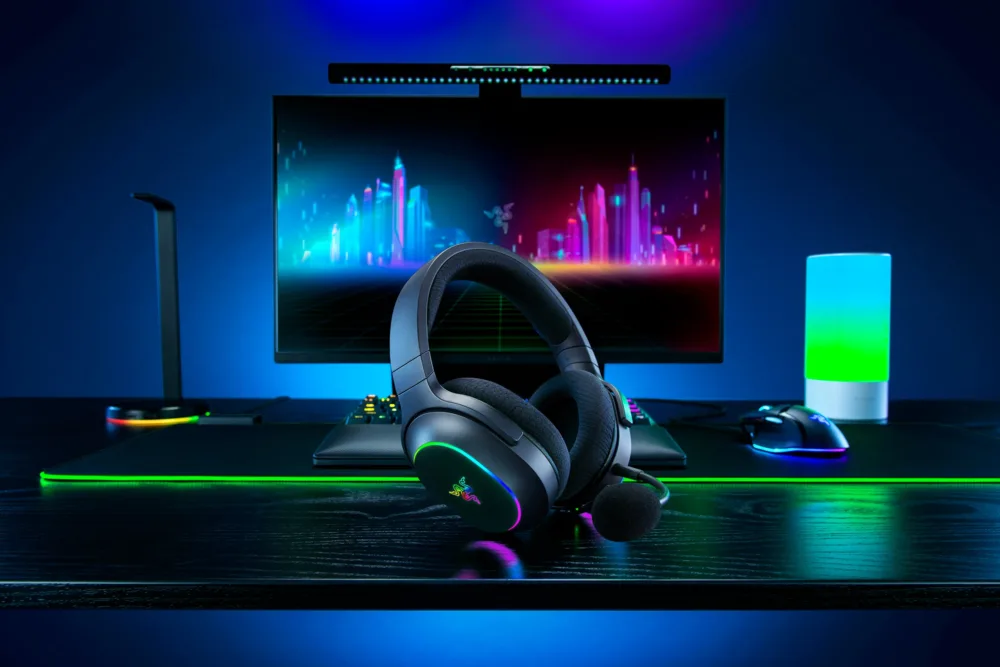 Razer Barracuda X Chroma, un rediseño que potencia la iluminación y autonomía