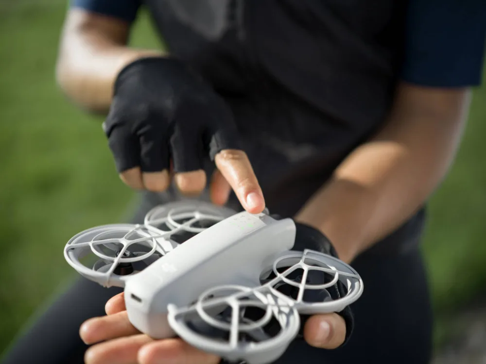 DJI Neo, el nuevo mini dron ultraestabilizado que lo hace todo solo