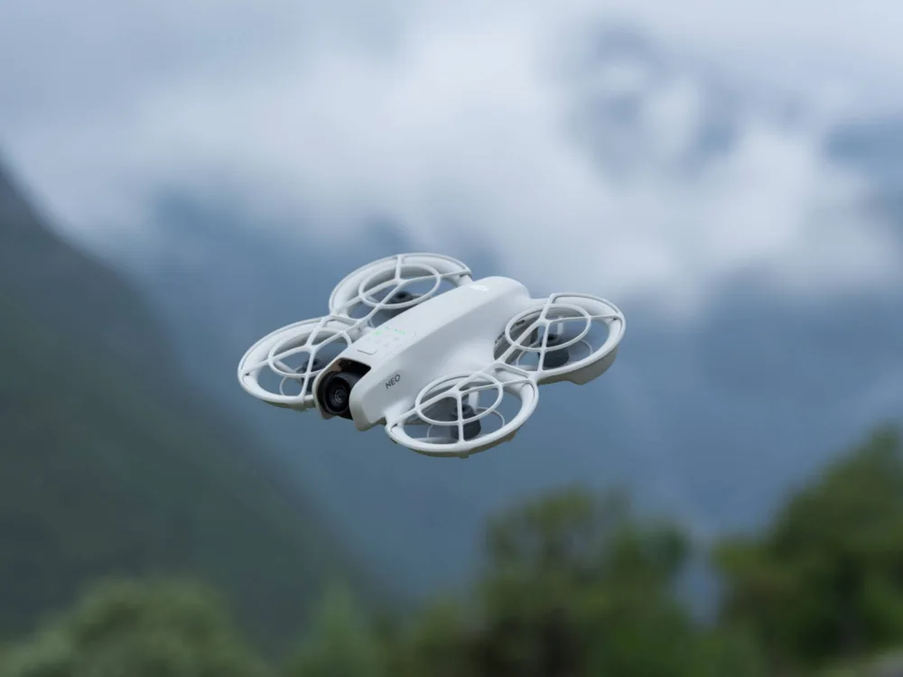 DJI Neo, el nuevo mini dron ultraestabilizado que lo hace todo solo