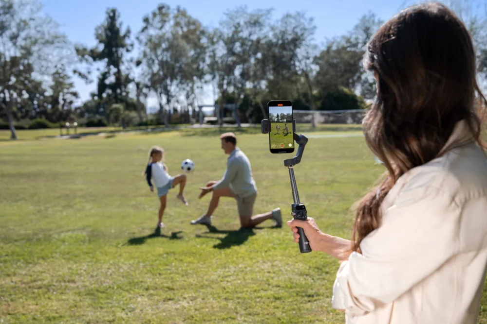 Osmo Mobile 8, el estabilizador estrella de DJI se renueva con módulo multifuncional y rotación ilimitada de 360° Osmo Mobile 8, el estabilizador estrella de DJI se renueva con módulo multifuncional y rotación ilimitada de 360°