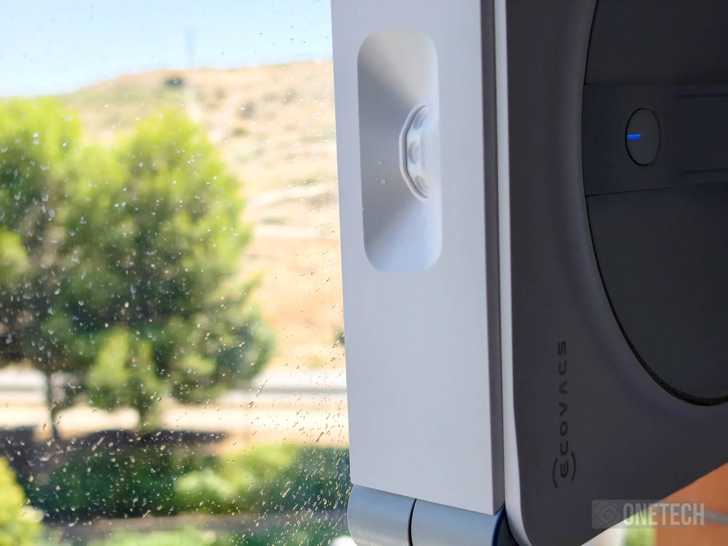 ECOVACS Winbot W2S Omni, análisis: No esperaba que un robot limpiacristales me sorprendiera tanto ECOVACS Winbot W2S boquillas de aspersión