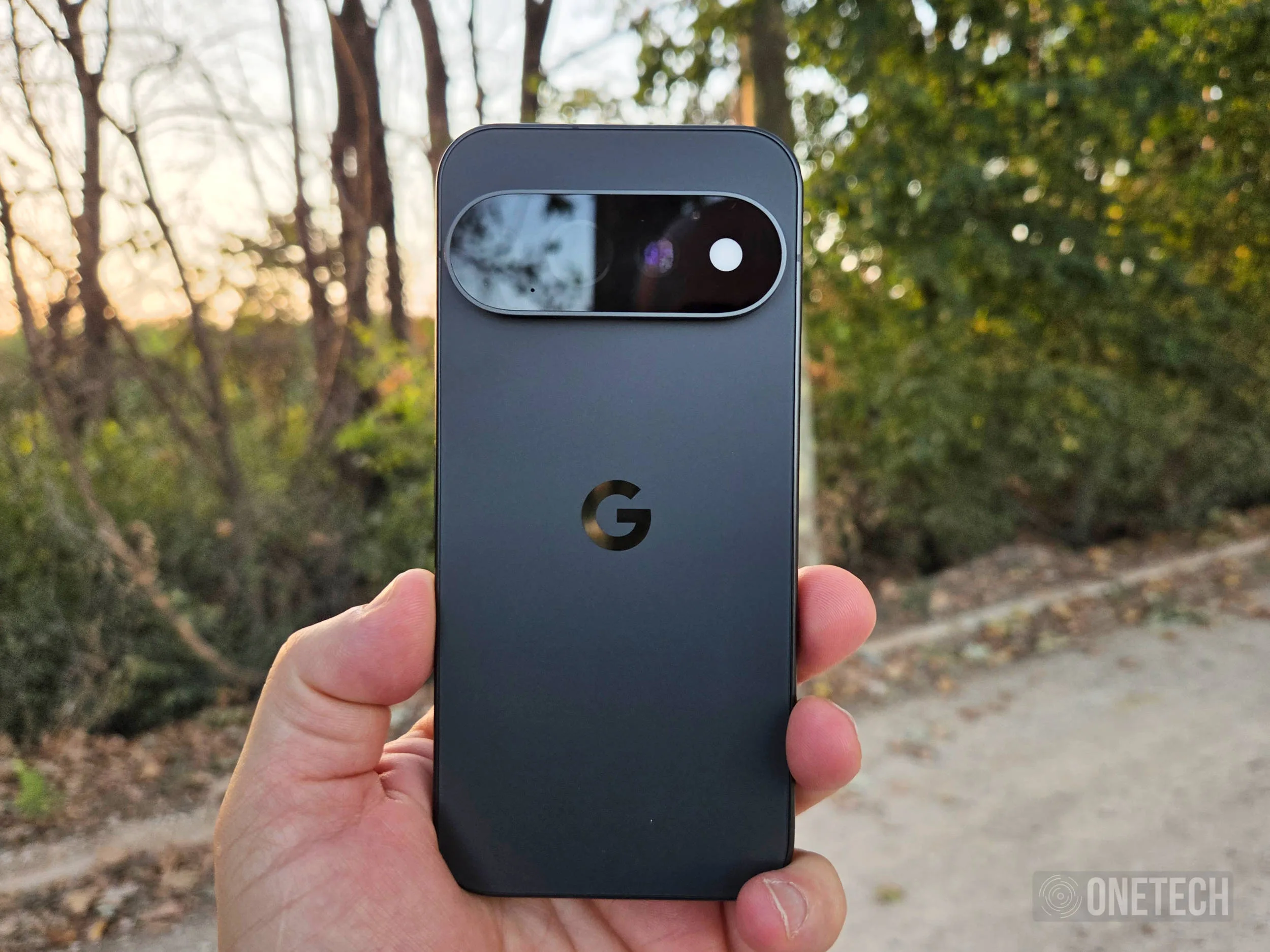 Pixel 11 Pro, trasera en exteriores