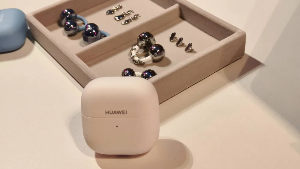 Huawei convierte los FreeClips 2 en un complemento para fashionistas