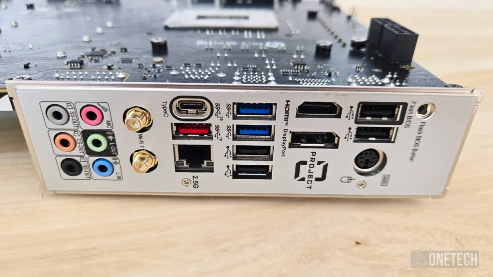 MSI Z790 Project Zero, placa base con conexión trasera - Análisis