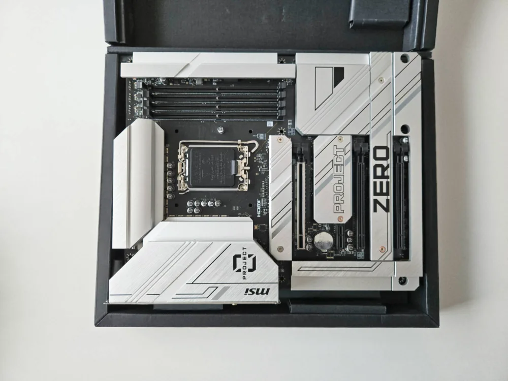 MSI Z790 Project Zero, placa base con conexión trasera - Análisis