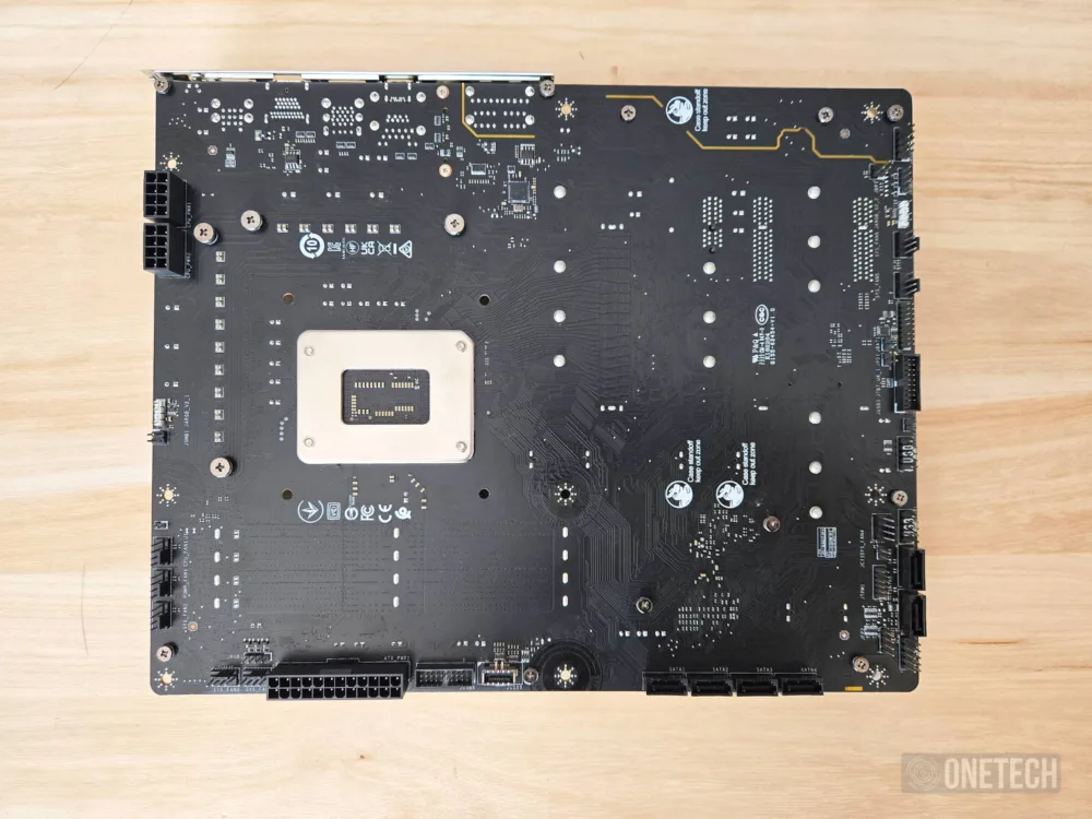 MSI Z790 Project Zero, placa base con conexión trasera - Análisis