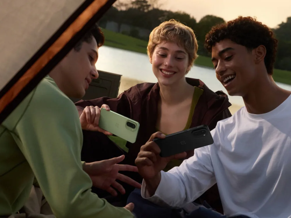 El OnePlus 15R, con sus 7.400 mAh de batería, es oficial