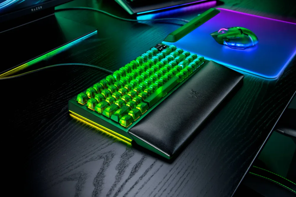 Razer brilla como nunca con la nueva colección transparente Razer Phantom Razer brilla como nunca con la nueva colección transparente Razer Phantom