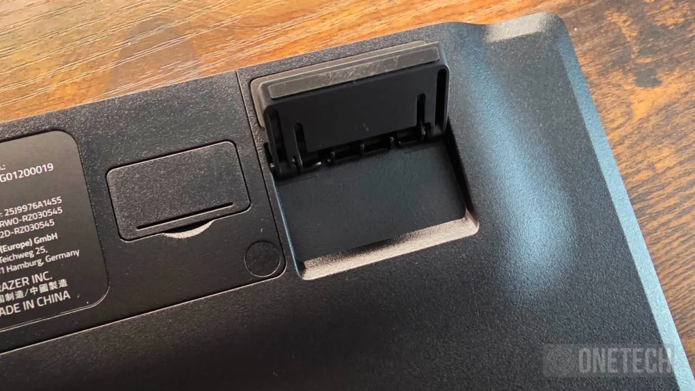 Razer BlackWidow V4 Low-profile Tenkeyless HyperSpeed, el teclado de perfil bajo con IA - Análisis