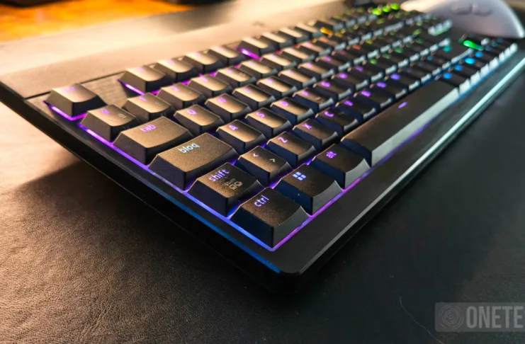 Razer BlackWidow V4 Low-profile Tenkeyless HyperSpeed