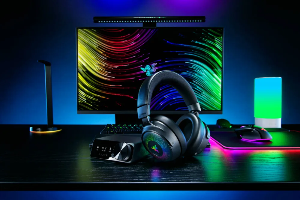 Los nuevos Razer Kraken V4 Pro sorprende con su Control Hub con pantalla OLED