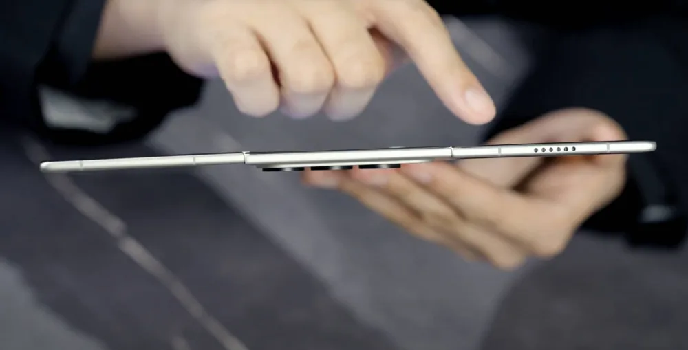 TECNO PHANTOM Ultimate G Fold Concept, así es el primer smartphone plegable tipo G TECNO PHANTOM Ultimate G Fold Concept, así es el primer smartphone plegable tipo G