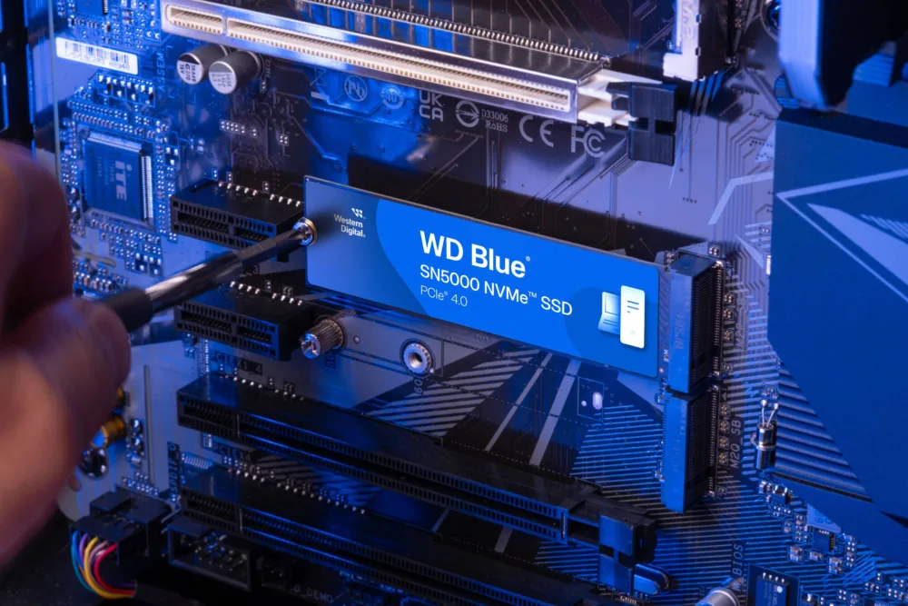 La WD Blue SN5000 NVMe SSD con sus 4 TB es perfecta para creadores de contenido