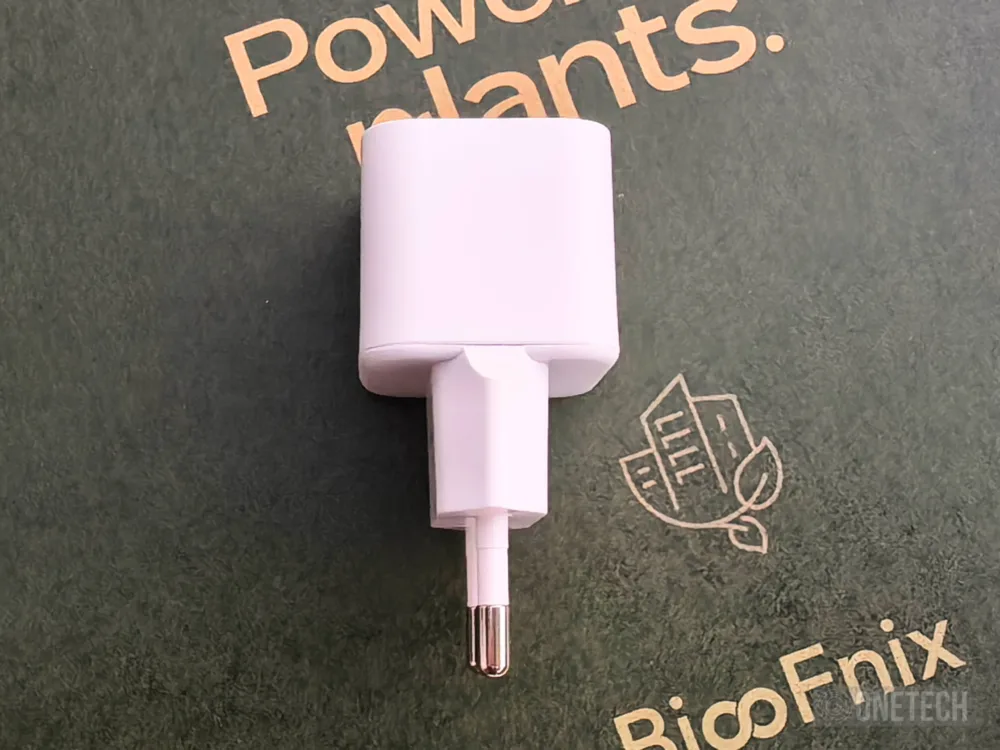 BiooFnix, probamos el cargador "ecofriendly" hecho a partir de semillas de ricino