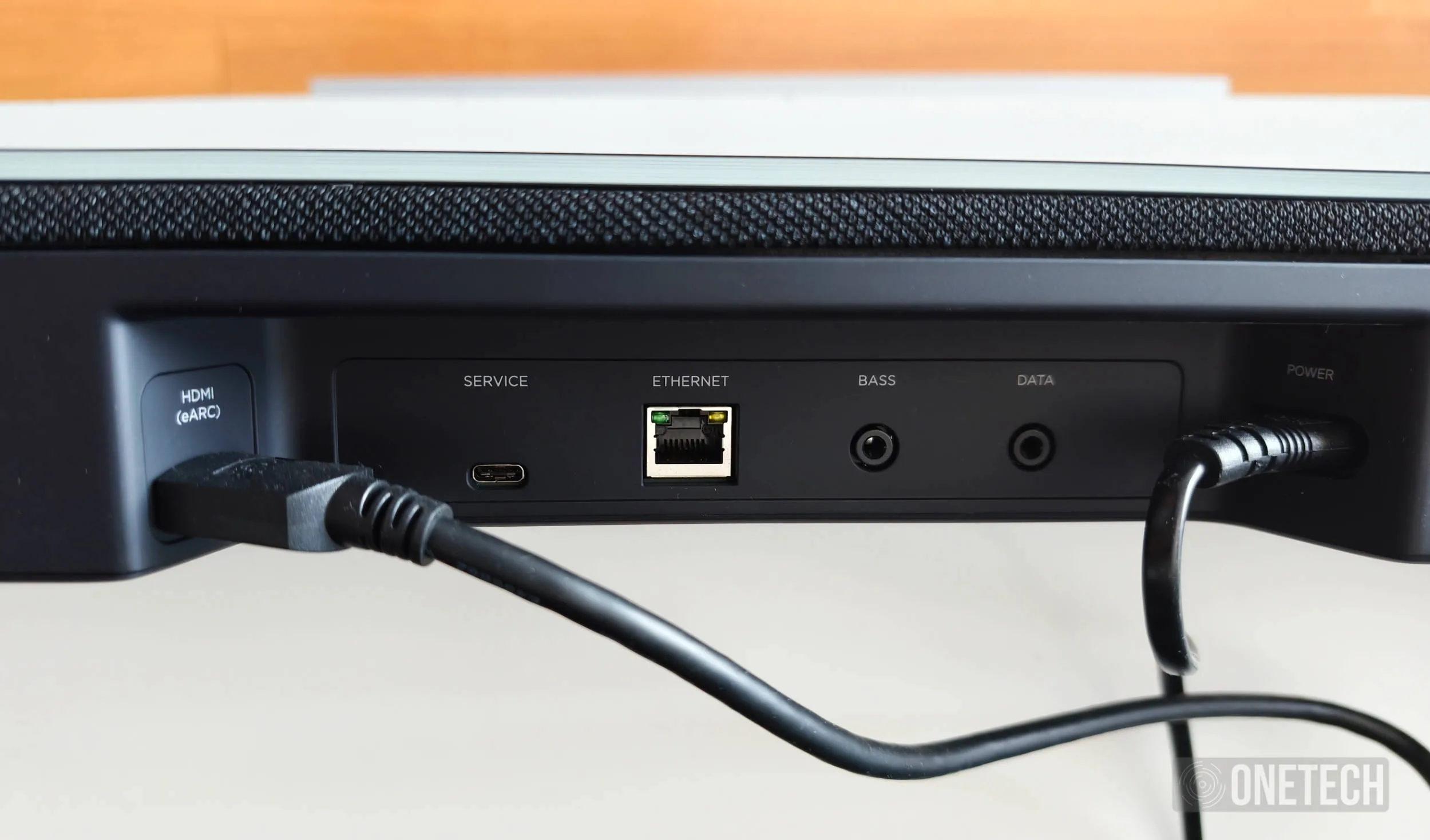Bose Lifestyle Ultra Soundbar + SubWoofer: un dúo con un sonido digno de un mundial - Análisis Bose Lifestyle Ultra Soundbar puertos