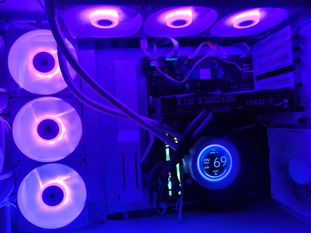 Corsair RS120-R ARGB, ventiladores inversos con iluminación ARGB - Análisis Corsair RS120-R ARGB, ventiladores inversos con iluminación ARGB - Análisis