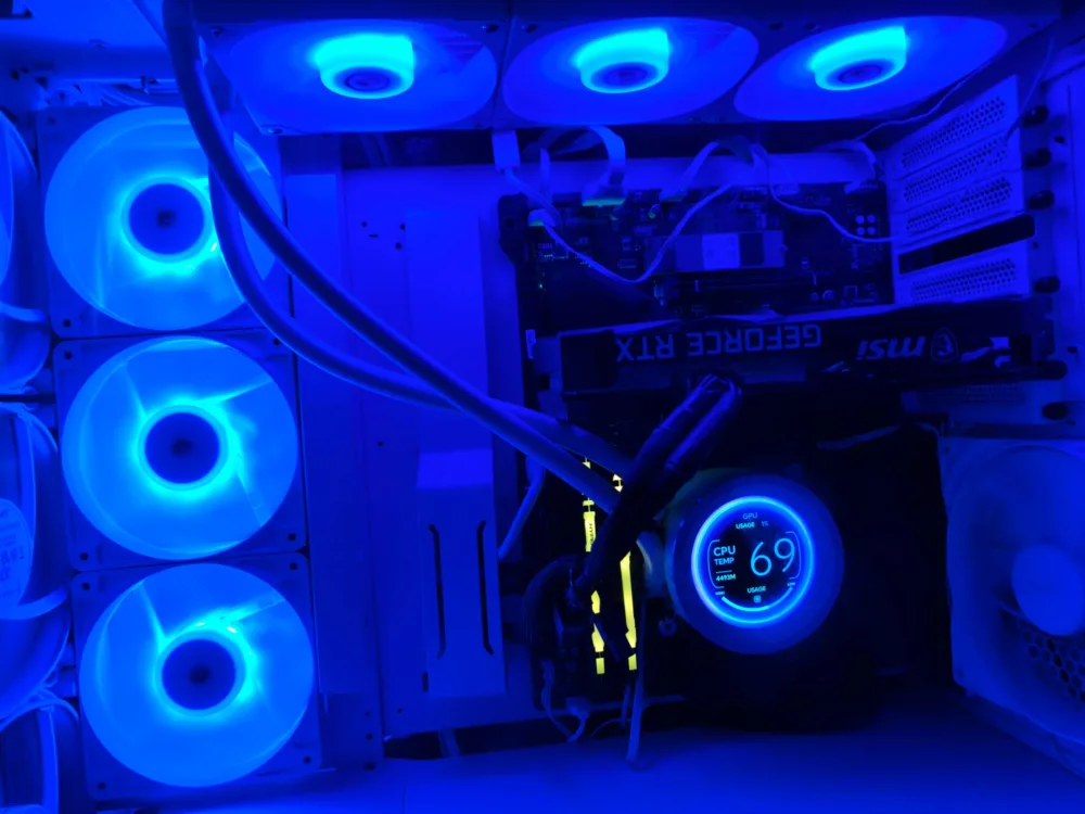 Corsair RS120-R ARGB, ventiladores inversos con iluminación ARGB - Análisis Corsair RS120-R ARGB, ventiladores inversos con iluminación ARGB - Análisis