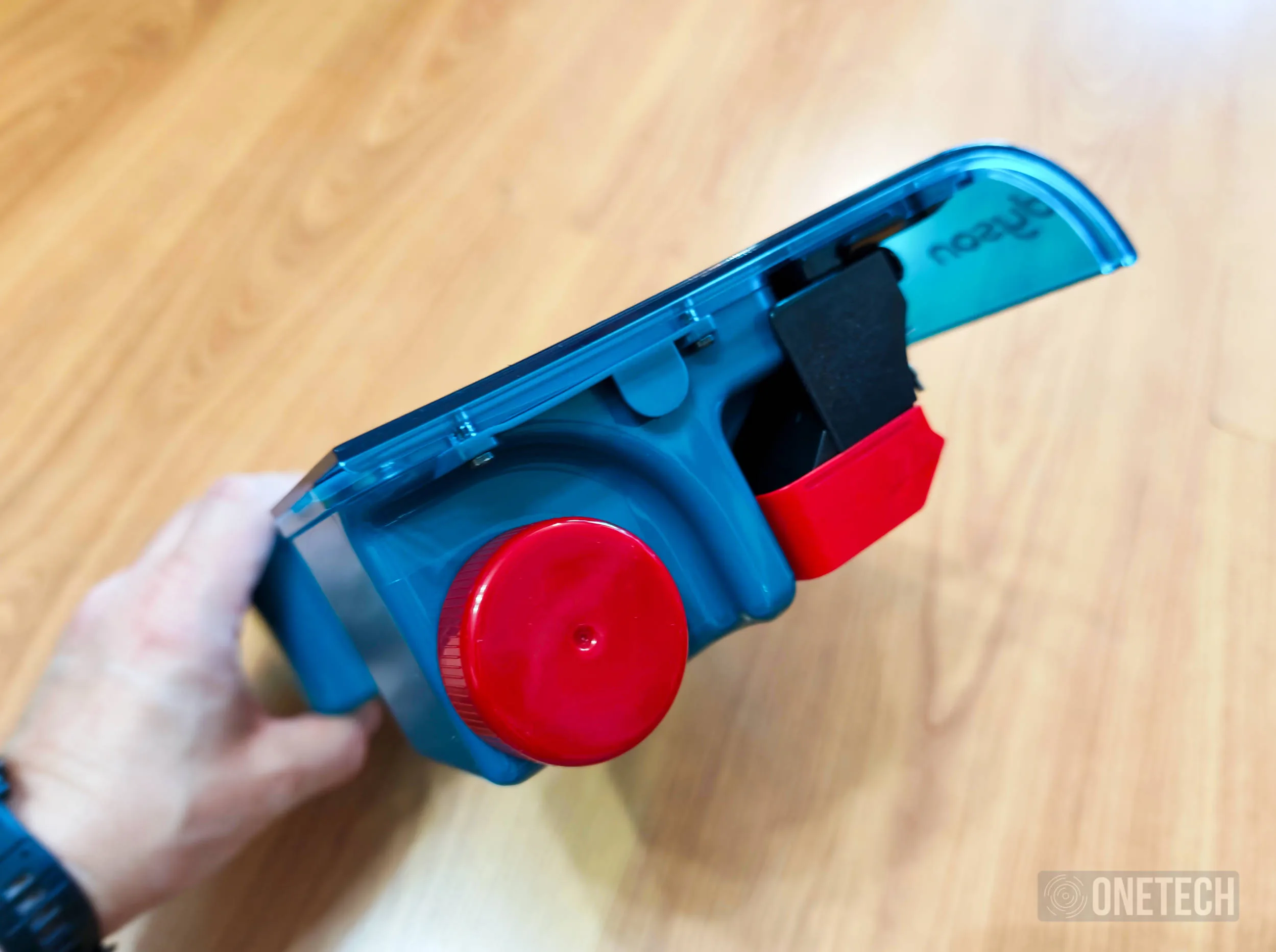 Dyson Clean+Wash Hygiene -  bote de agua sucia -1 