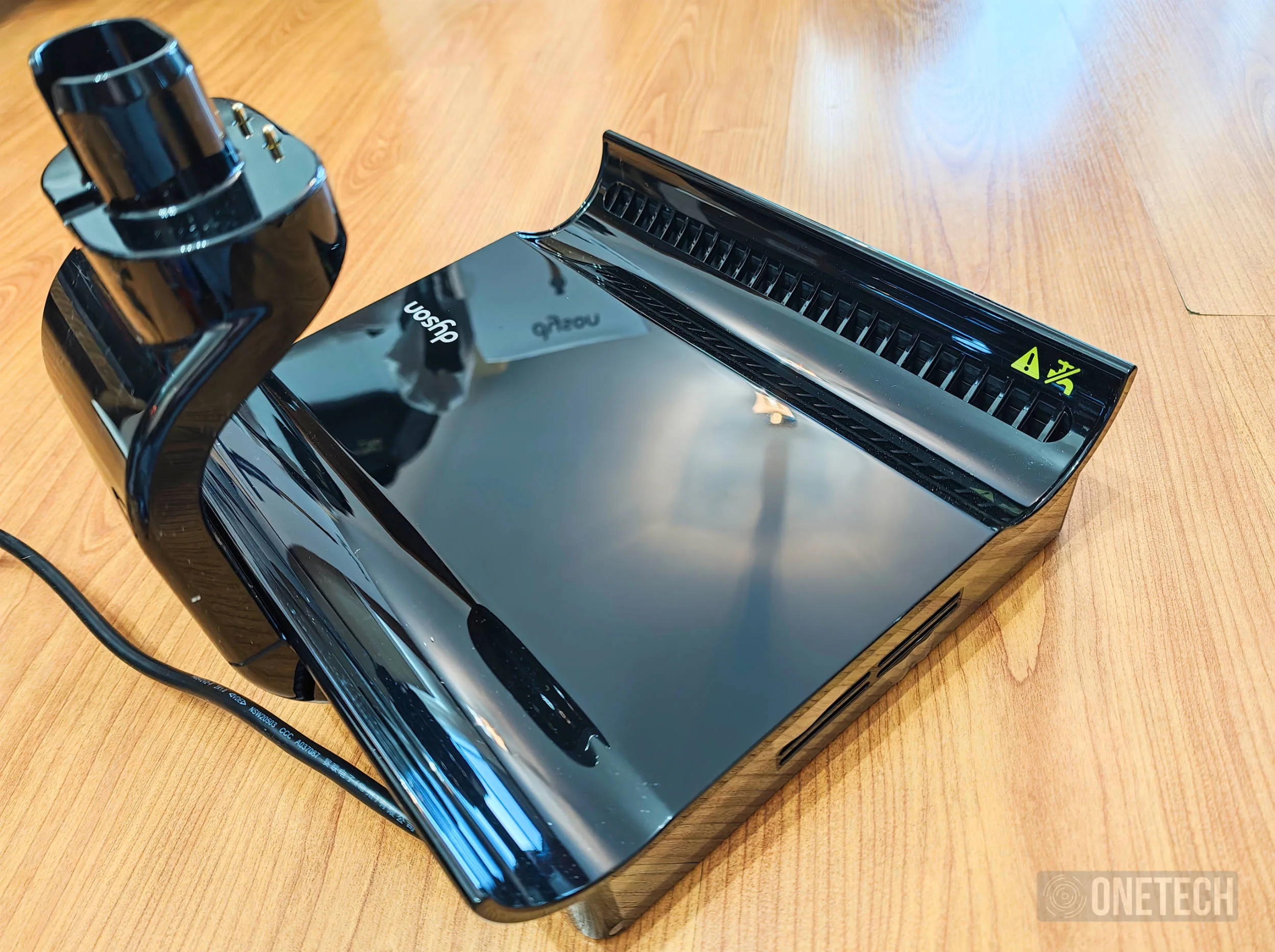 Dyson Clean+Wash Hygiene y su base de secado en detalle