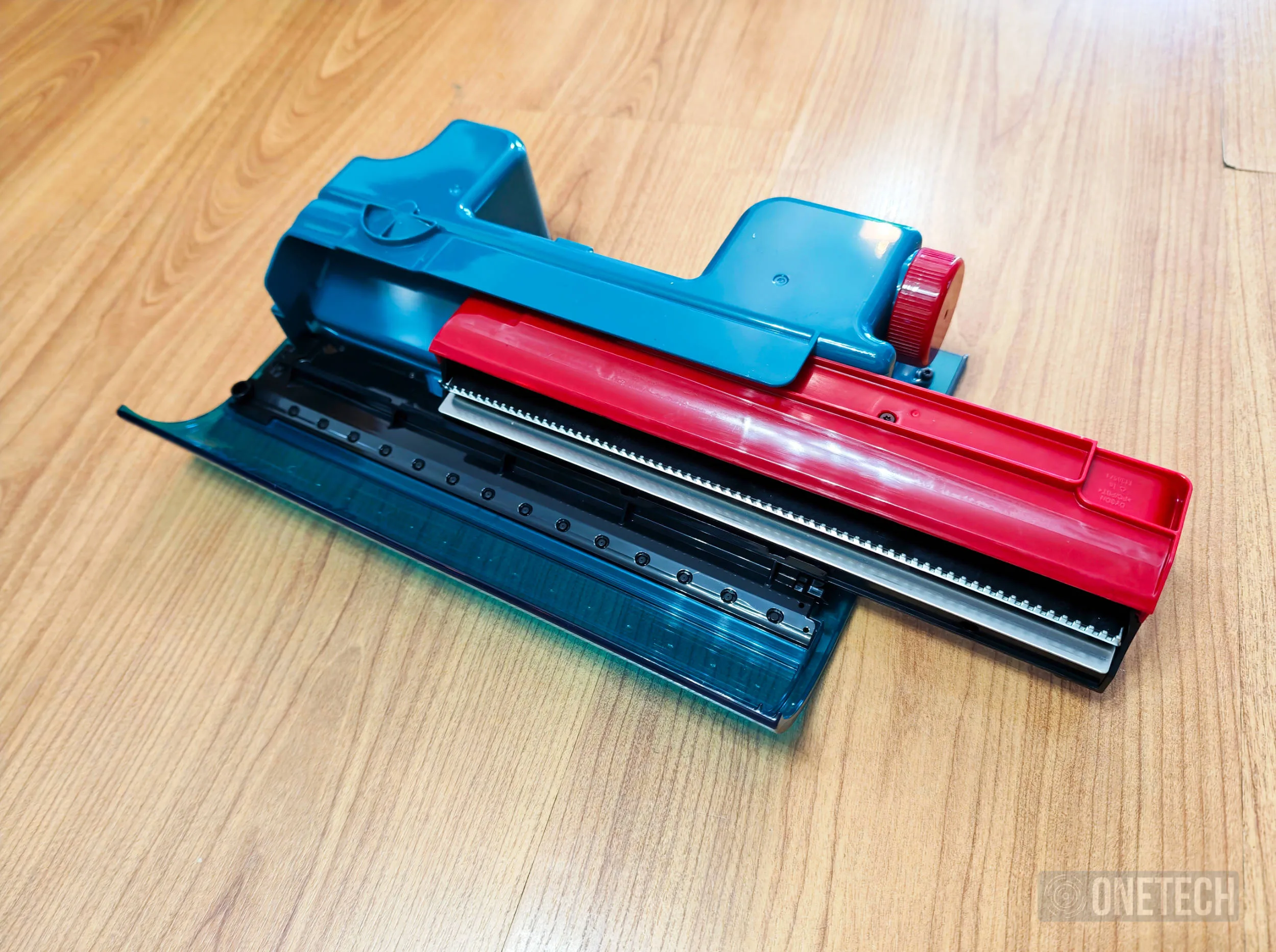Como extraer el rascador del Dyson Clean+Wash Hygiene