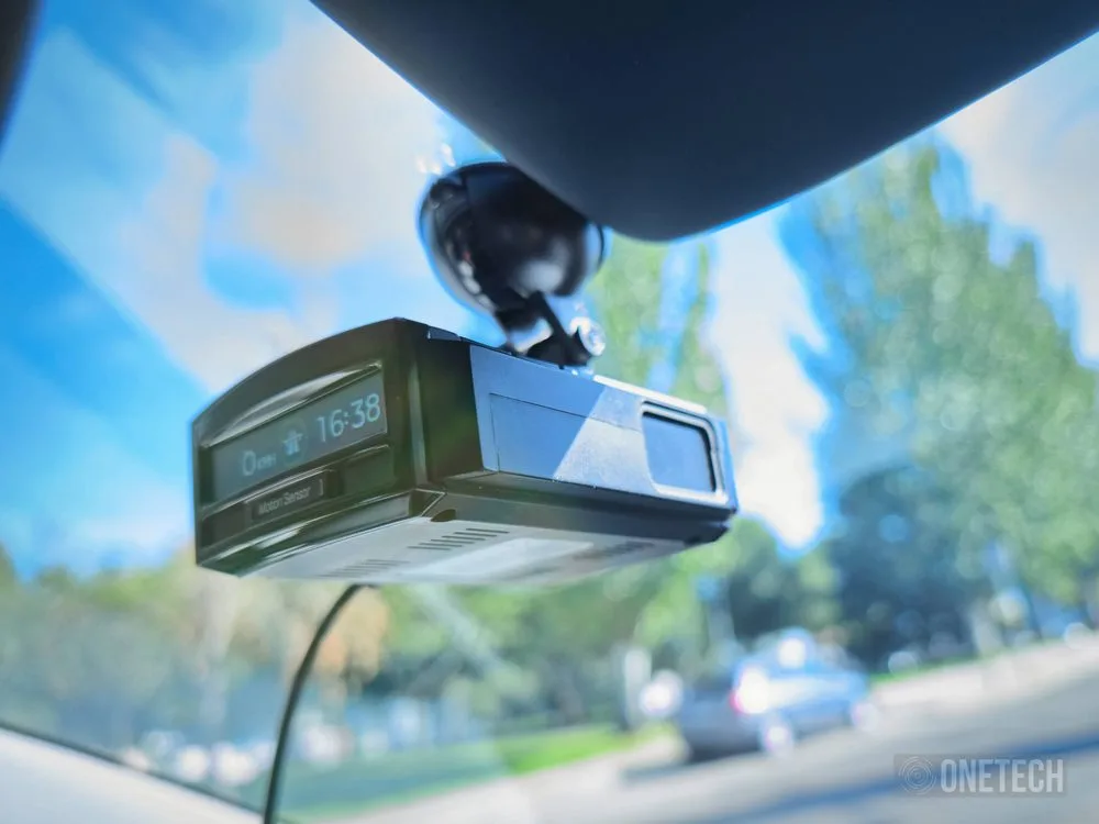 Genevo Max: detector y avisador de radares