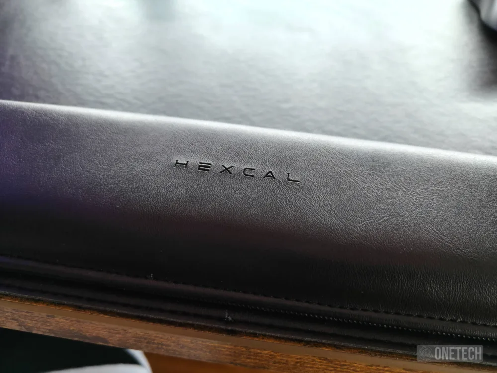 Hexcal Desk Mat Bumble, una elegante alfombrilla con reposamuñecas para tu escritorio - Análisis Hexcal Desk Mat Bumble, una elegante alfombrilla con reposamuñecas para tu escritorio - Análisis