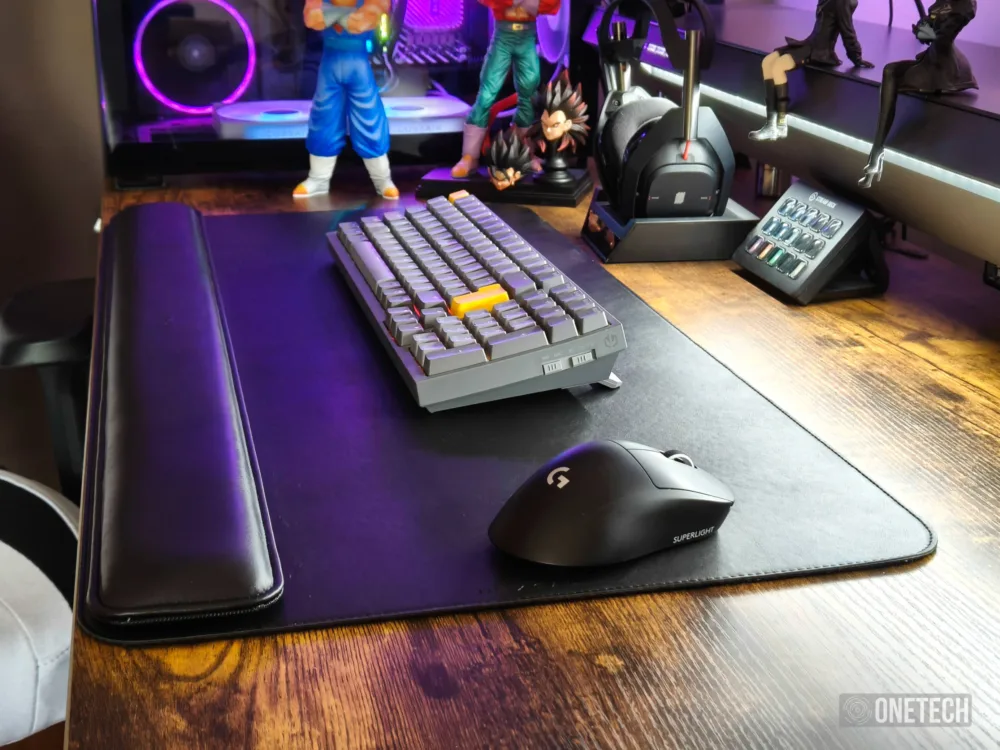 Hexcal Desk Mat Bumble, una elegante alfombrilla con reposamuñecas para tu escritorio - Análisis Hexcal Desk Mat Bumble, una elegante alfombrilla con reposamuñecas para tu escritorio - Análisis