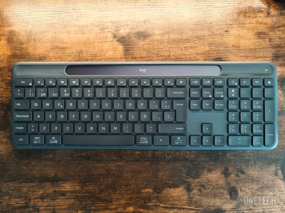 Logitech Signature Slim Solar+ K980, el teclado con IA que jamás tendrás que cargar - Análisis Logitech Signature Slim Solar+ K980, el teclado con IA que jamás tendrás que cargar - Análisis