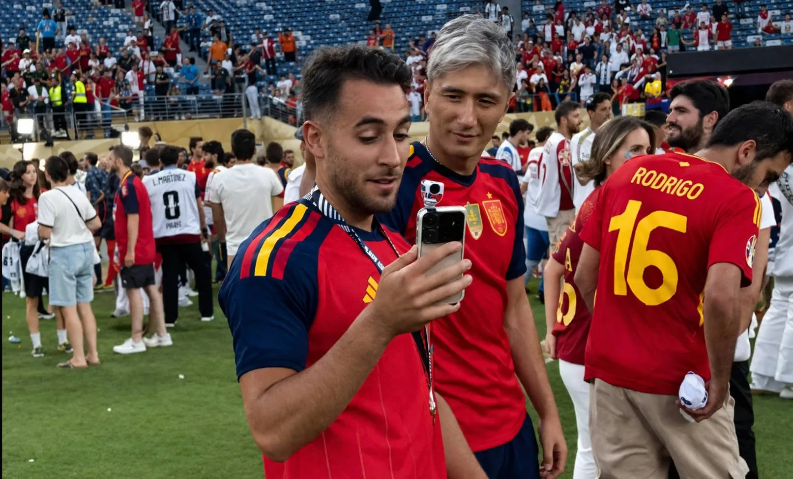 espa-a-es-campeona-del-mundo-y-el-honor-robot-phone-se-col-en-la