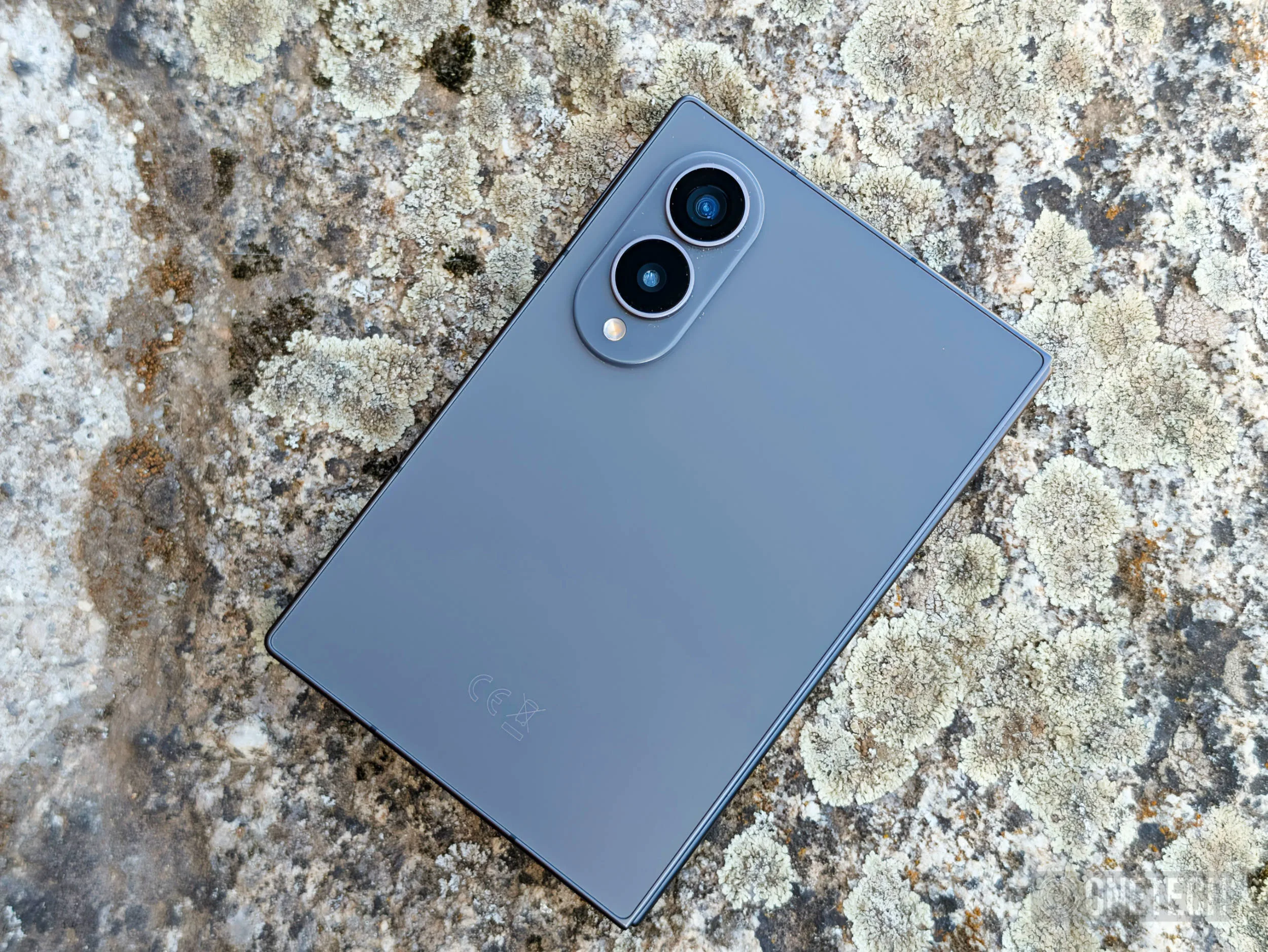 Samsung Galaxy Z Fold8 trasera