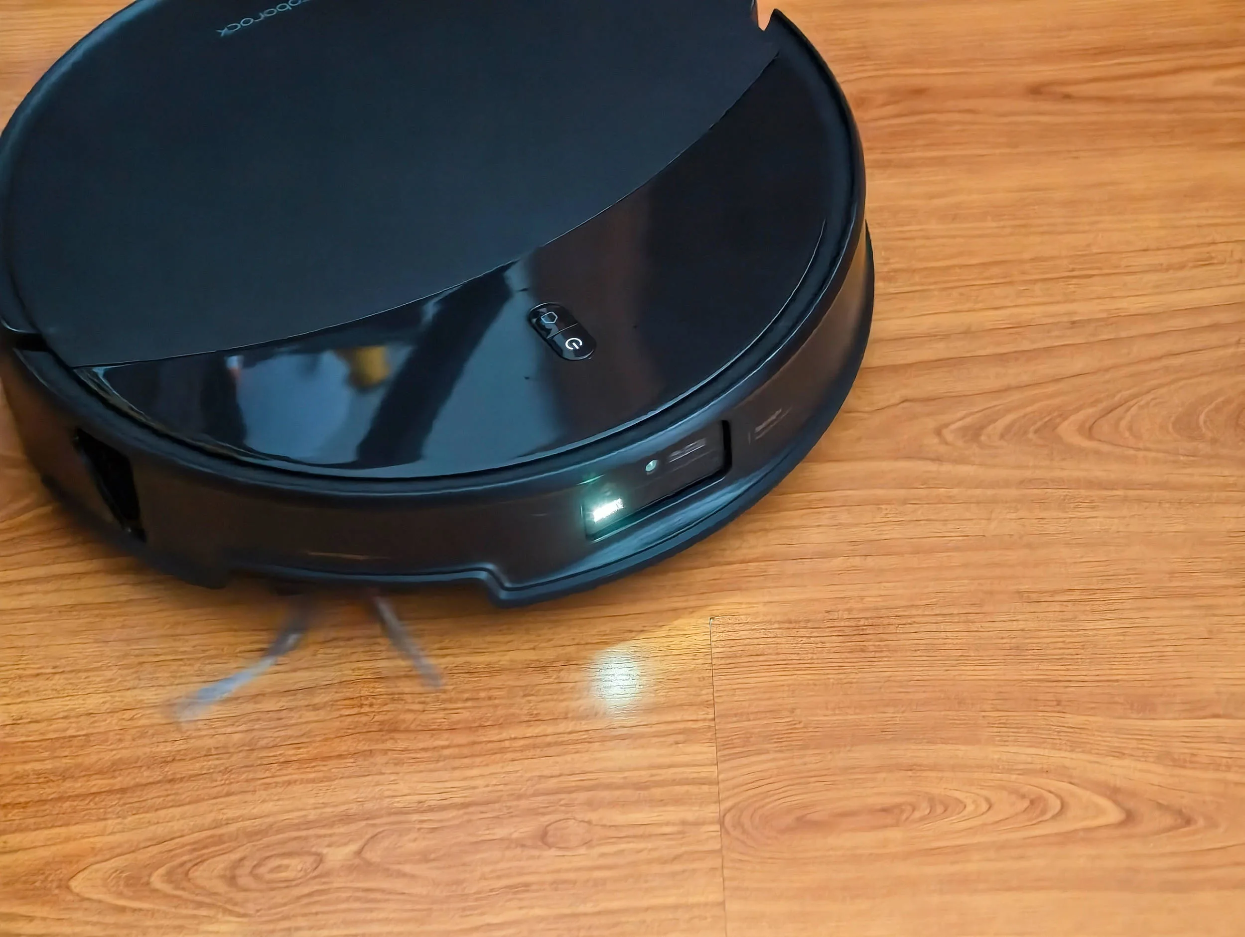 Roborock Saros 20, el robot aspirador que, literalmente, se salta cualquier umbral - Análisis Roborock Saros 20, el robot aspirador que, literalmente, se salta cualquier umbral - Análisis